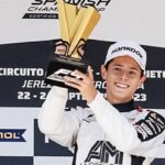 Piloto peruano de 14 años gana en España