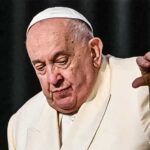 El papa sufre dos episodios de insuficiencia respiratoria aguda tras 18 días hospitalizado